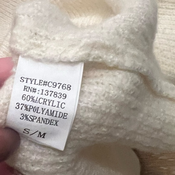 Dreamers by Debut cream turtleneck sweater - Picture 3 of 3